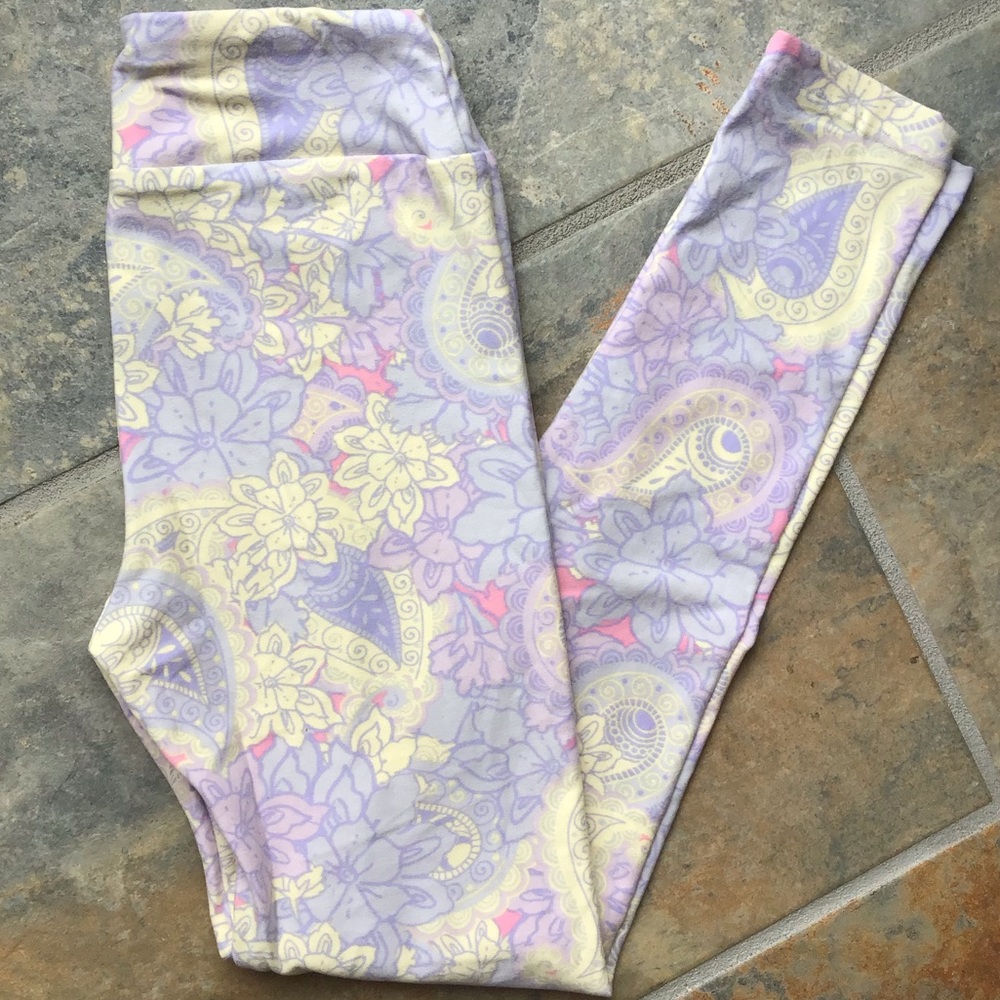 🌼NWOT LuLaRoe Floral Paisley Leggings🌼